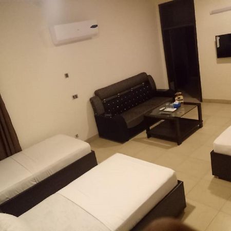 Al-Fateh Hotel Lahor Dış mekan fotoğraf