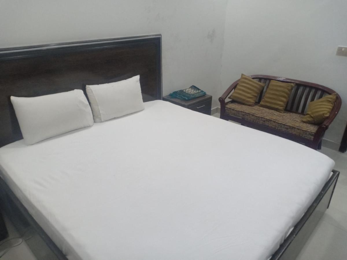 Al-Fateh Hotel Lahor Dış mekan fotoğraf