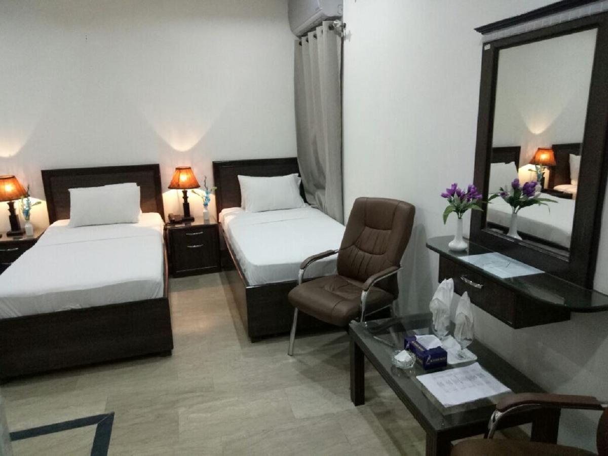 Al-Fateh Hotel Lahor Dış mekan fotoğraf