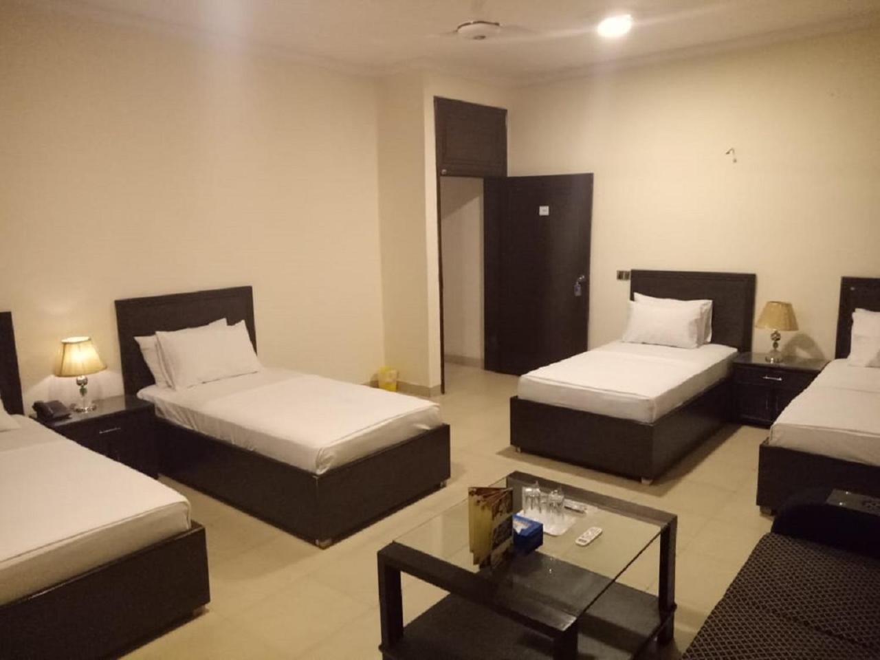 Al-Fateh Hotel Lahor Dış mekan fotoğraf